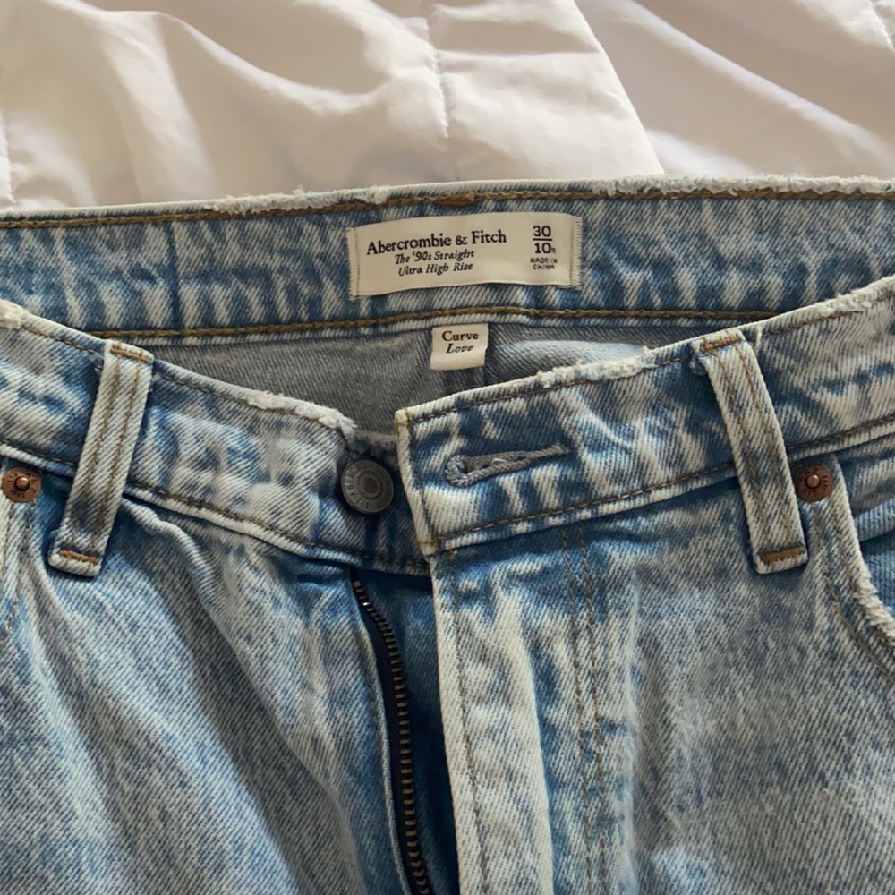 Abercrombie 90s Curve Love Straight Ultra High Rise